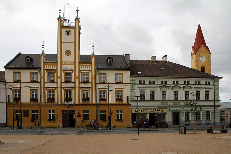 File:Mšeno-02-Rathaus-2012-gje.jpg