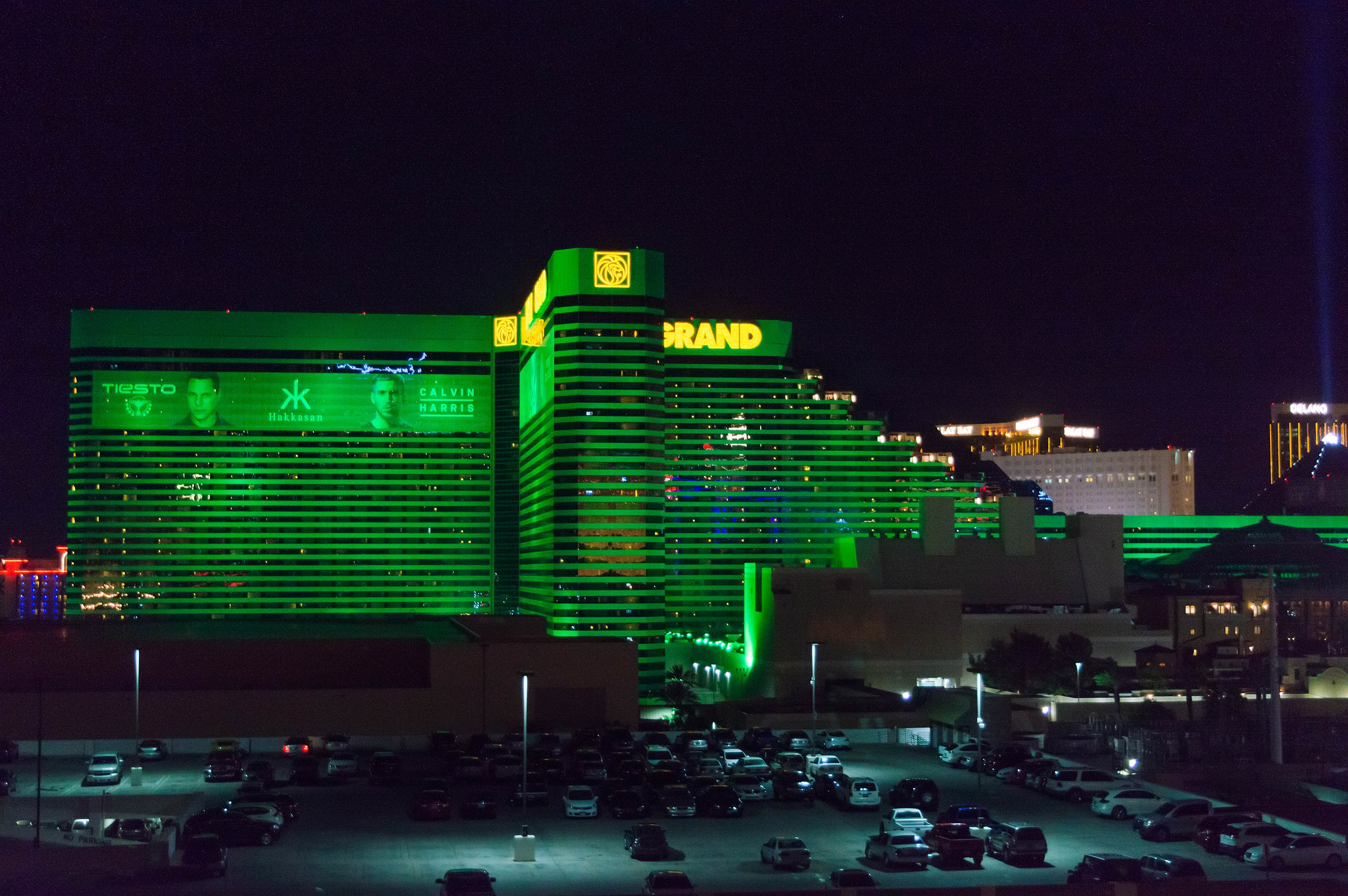 File:View from Marriott's Grand Chateau at night.jpg - Wikimedia