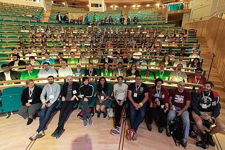 Foto de grupo del hackathon en Wikimania 2019 (Estocolmo)