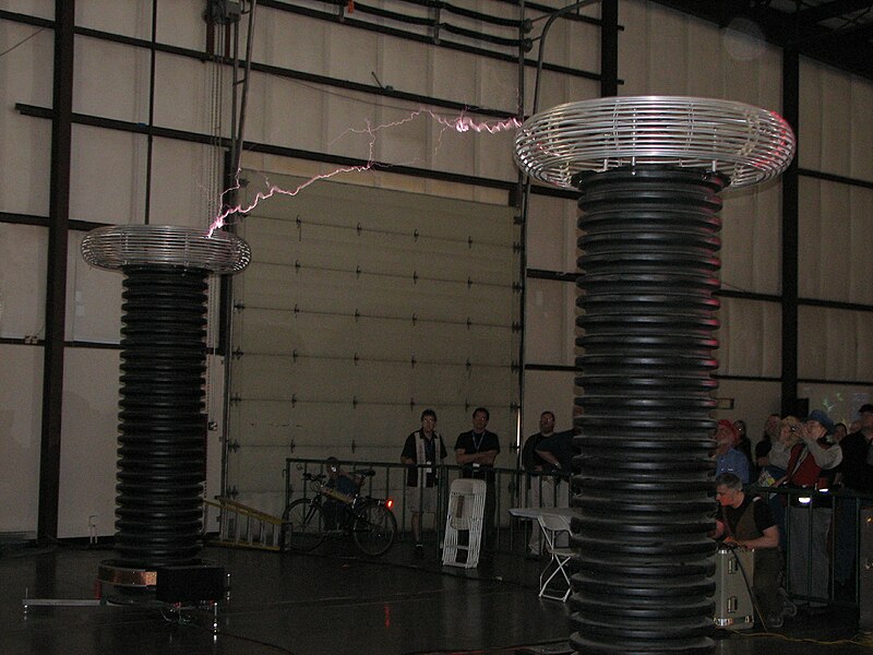 File:Maker Faire 2008 Lightning show.jpg