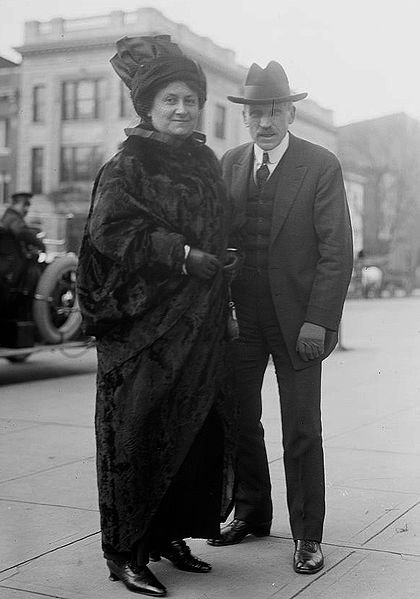 File:Maria Montessori & Samuel Sidney McClure 1914.jpg