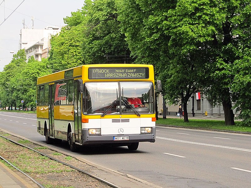 File:Mercede Benz O405, "MiniBus" Karczew (17718409768).jpg