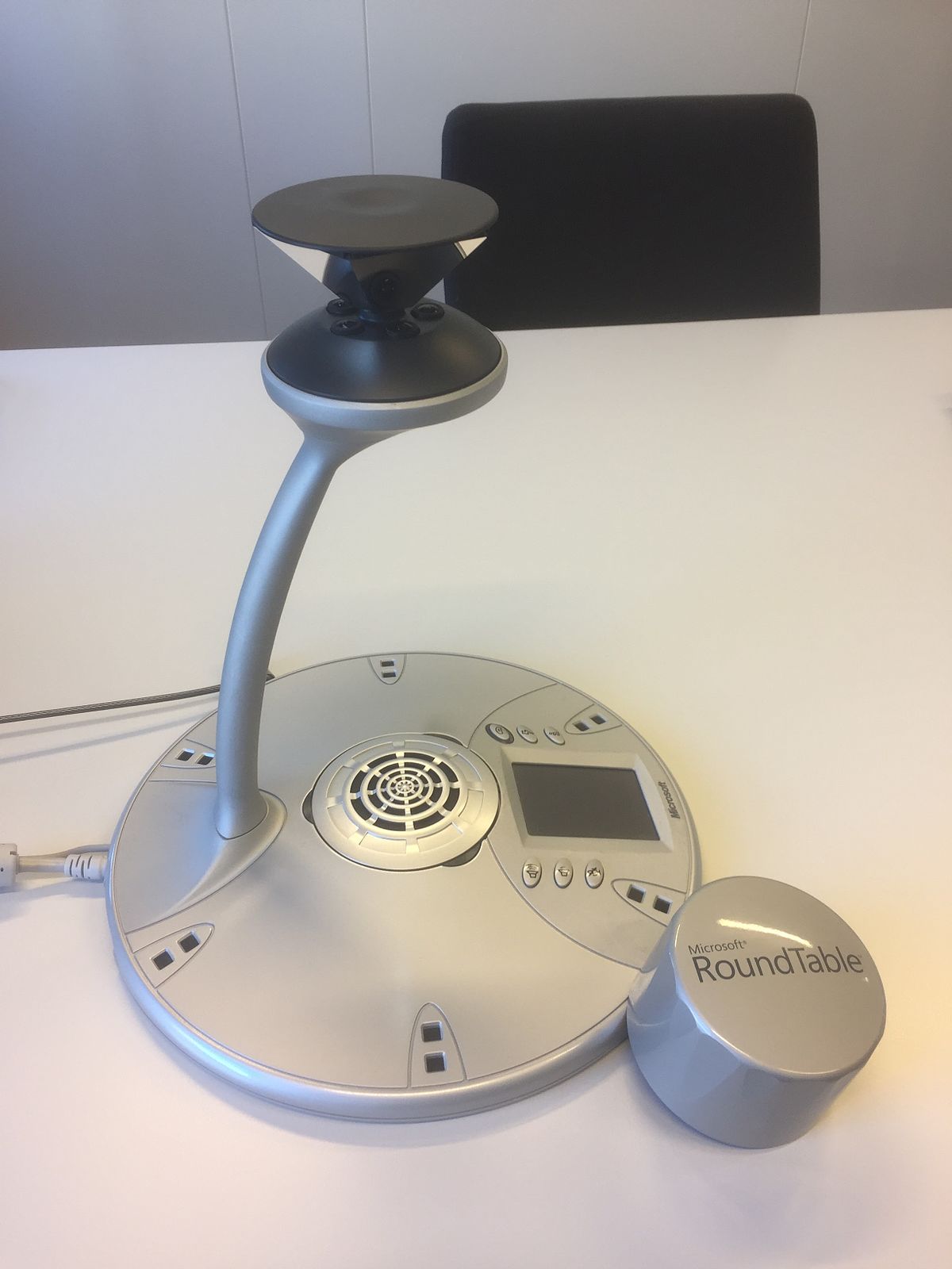 Microsoft Roundtable Wikipedia, Round Table Conference Device