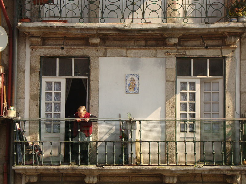 File:Miragaia, Porto (25319845690).jpg