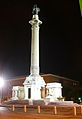 Monumento ai Caduti, vista notturna..jpg