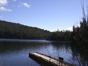 Moran Eyalet Parkı'ndaki Dağ Gölü.JPG