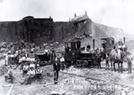 Narrow gauge railway from Embleton Quarry to Christon Bank station or to the small harbour at Craster, Northumberland, 'Fanny Gray' (O&K 3248 of 1909) in front of 'Dunstanburgh' (Jung 812 of 1904).png