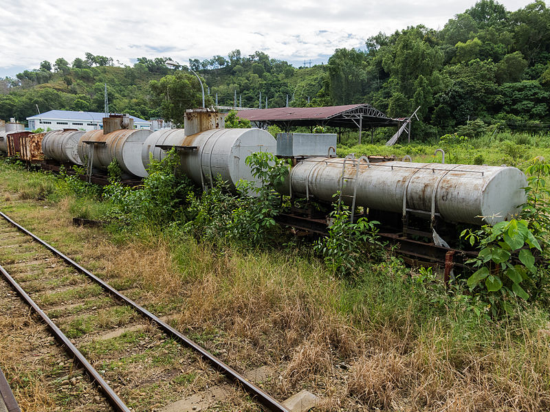 File:NorthBorneoRailway-TankContainerCars-TerminalMuatanKeretapi-04.jpg