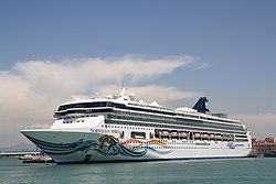 Norveç Kruvaziyer Hattı Norwegian Spirit 02.JPG