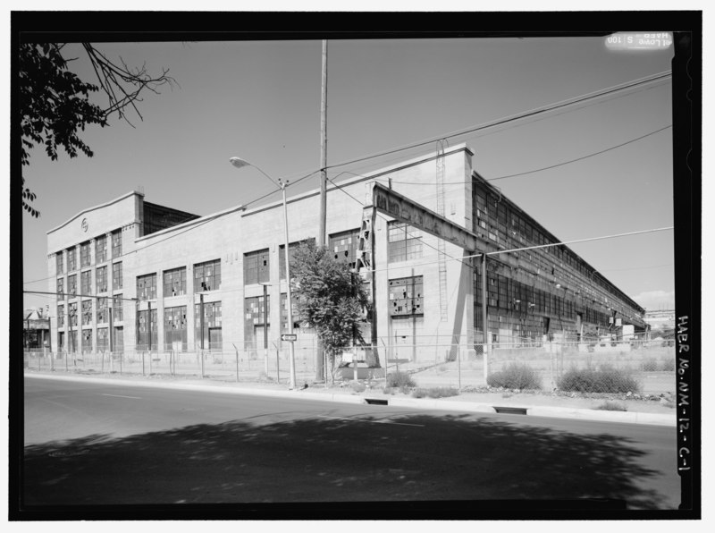 File:Oblique view looking northeast at Machine Shop (Bldg. 163) from Second Street - Atchison, Topeka, Santa Fe Railroad, Albuquerque Shops, Machine Shop, 908 Second Street, Southwest, HAER NM-12-C-1.tif