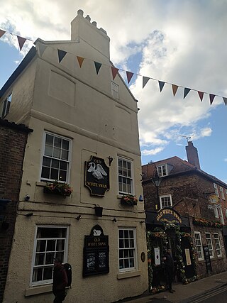 <span class="mw-page-title-main">Old White Swan</span> Grade II listed pub in York, England