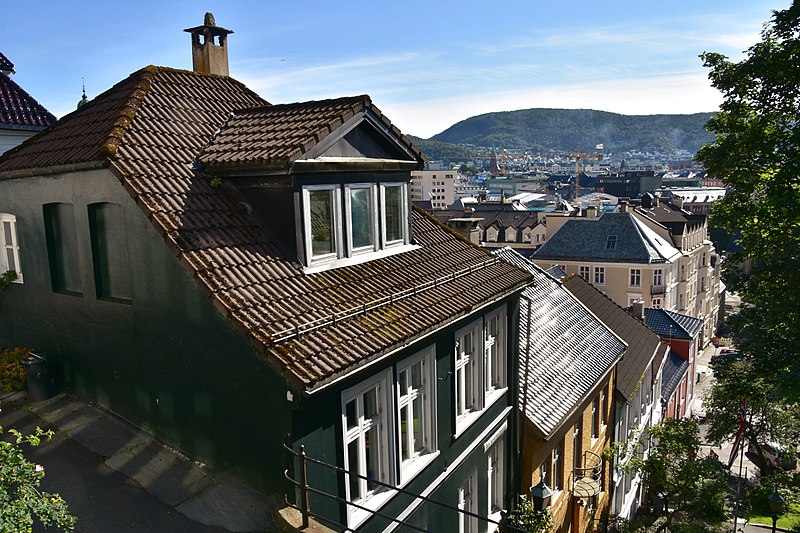 File:Old town, Bergen (38) (36317127302).jpg