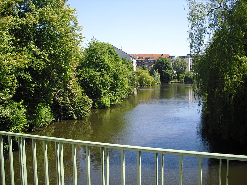 File:Osterbekkanal 9.JPG