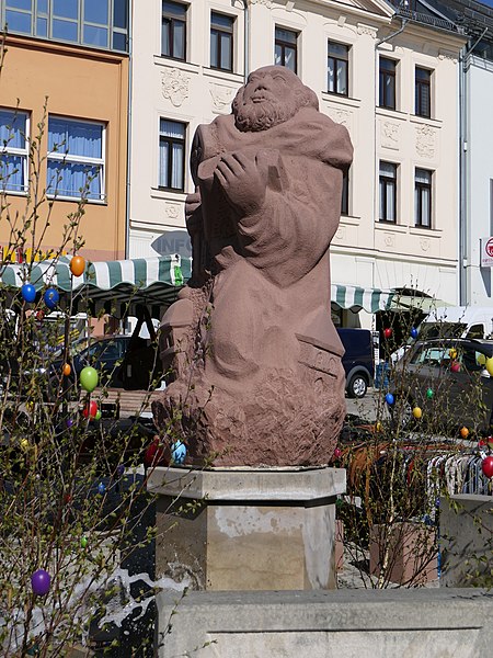 File:Osterbrunnen auf dem Markt in Reichenbach im Vogtland 2019 (3).JPG