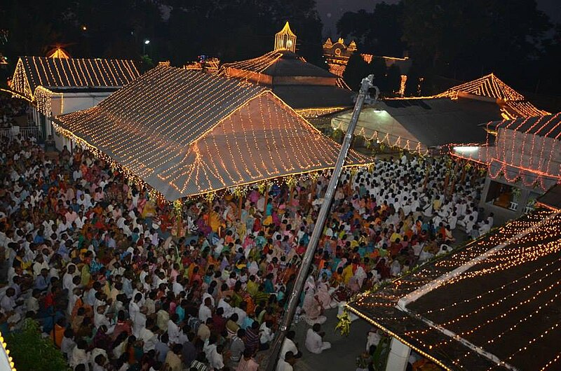 File:PRAYER IN SATSANG ASHRAM (DEOGHAR,JHARKHAND).jpg