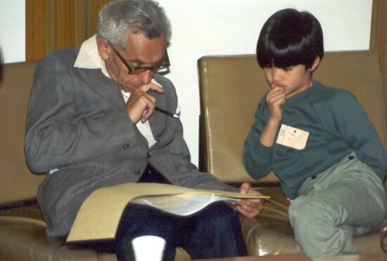 Erdős influenced many young mathematicians. In this 1985 photo taken at the University of Adelaide, Erdős explains a problem to Terence Tao—who was 10