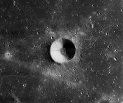 Peek кратері 1011 med.png