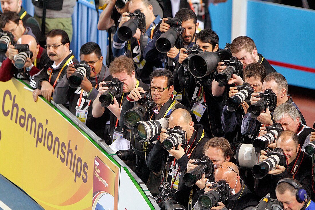 File:Photographers by Augustas Didzgalvis.jpg