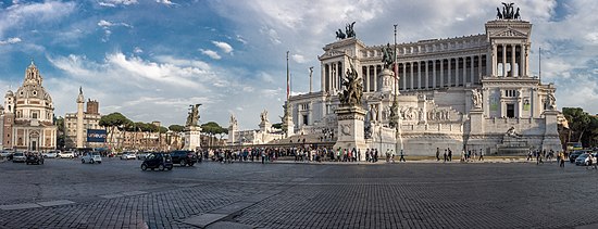 Piazza Venezia, Towards Altare della Patria