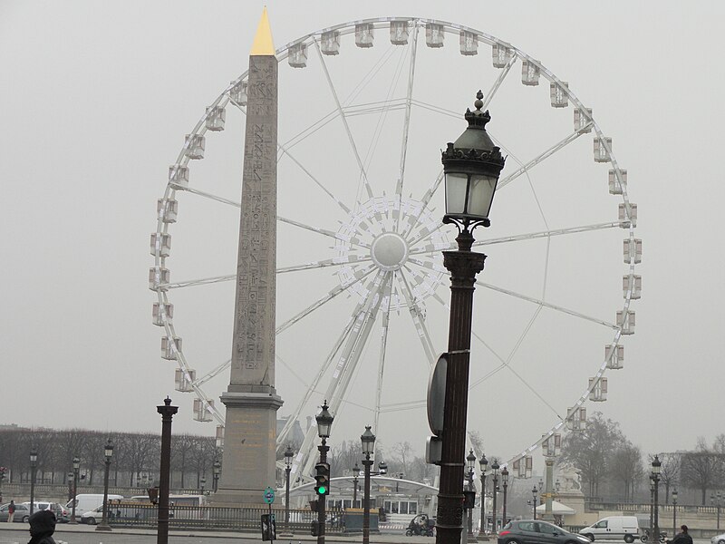 File:Place de la Révolution.JPG