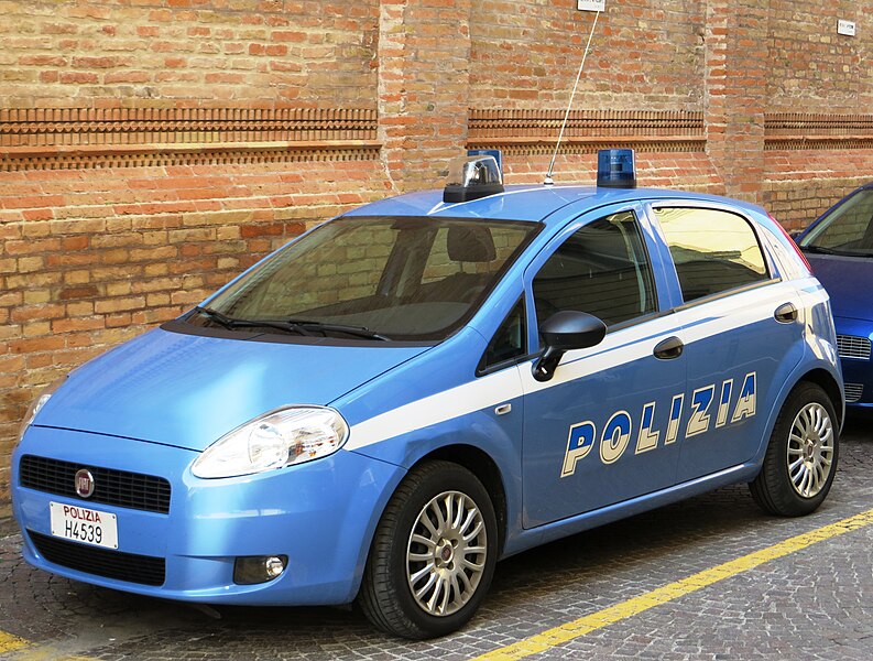 File:Police car Italy 06.JPG