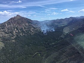 Vue du sommet depuis le sud-ouest.