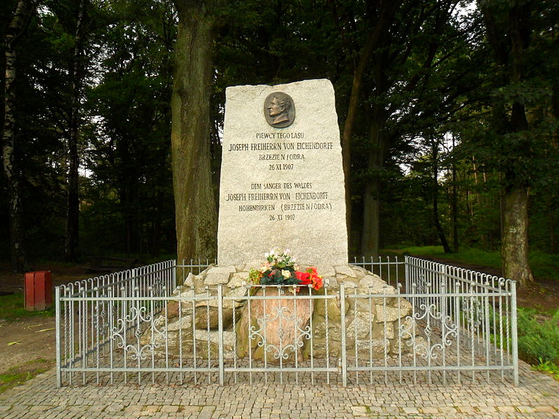 File:Pomnik Josepha von Eichendorffa w Brzeziu 3.JPG