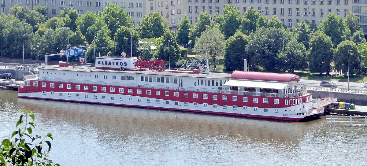 Voorbijganger Wind zingen File:Praha, botel Albatros, 20.jpeg - Wikimedia Commons