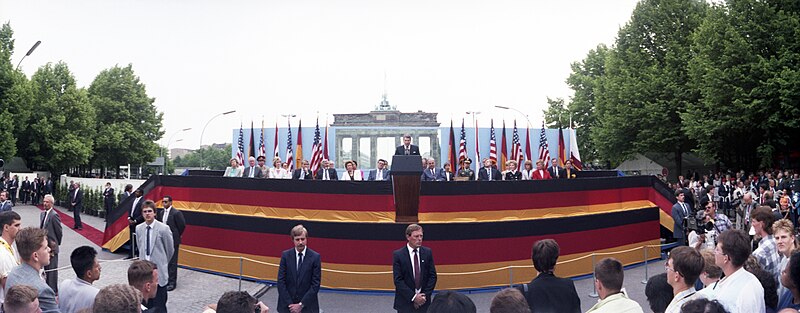 File:President Ronald Reagan during his trip to West Berlin and his remarks at the Berlin Wall.jpg