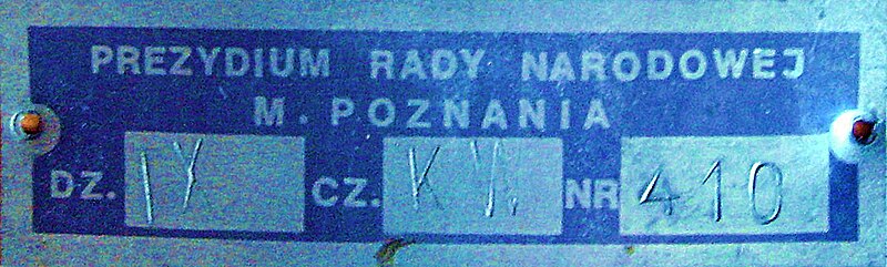 File:Prezydium MRN Poznań tabliczka.JPG