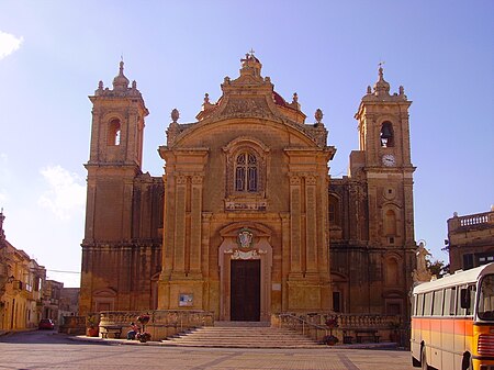 Qrendi Pfarrkirche Front 2.JPG