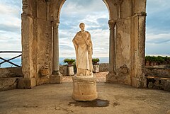 Garden terrace at Villa Cimbrone Ravello - Villa Cimbrone 03.jpg