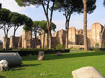 Ansicht der Caracalla-Thermen aus dem vorgelagerten Park