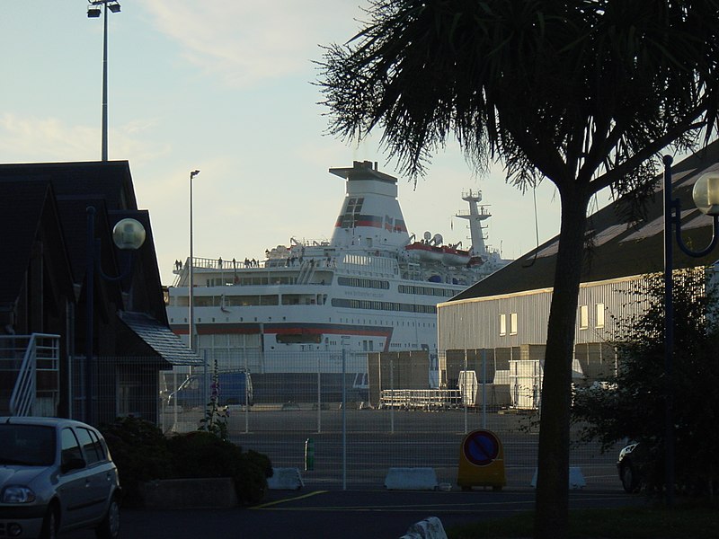 File:Roscoff ferry port - panoramio.jpg