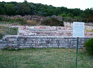 Ruiny rzymskich łaźni w vis.jpg