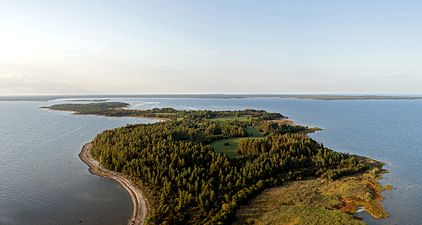 Den lilla ön Saarnaki laid.