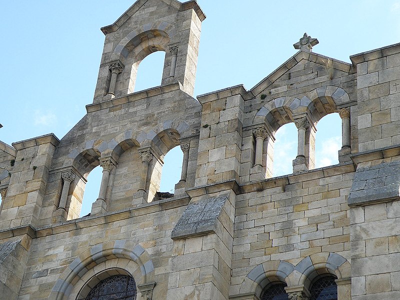 File:Saint-Julien-Chapteuil Église façade occidentale3.JPG