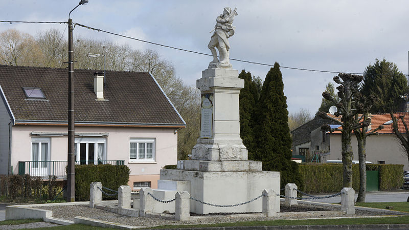 File:Saint Etienne à Arnes monument aux morts 4849.JPG