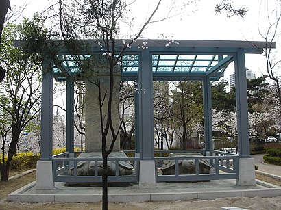 How to get to 서울 삼전도비 with public transit - About the place