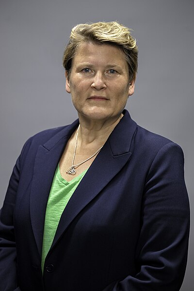 File:Sarah Dyke MP Portrait not cropped.jpg