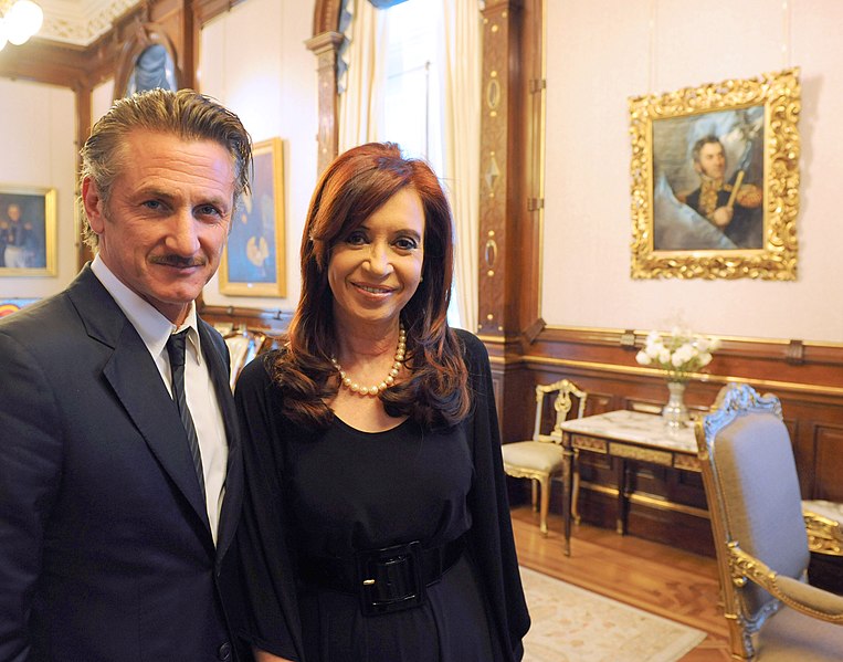 파일:Sean Penn with Cristina Fernández.jpg