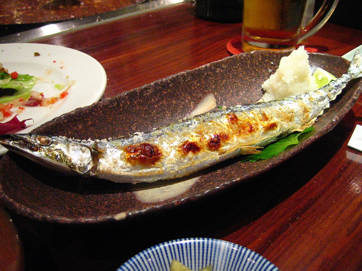 Shin sanma shioyaki by ayustety in Morishita, Tokyo.jpg