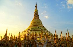 Shwedagon -pagodi 2017.jpg