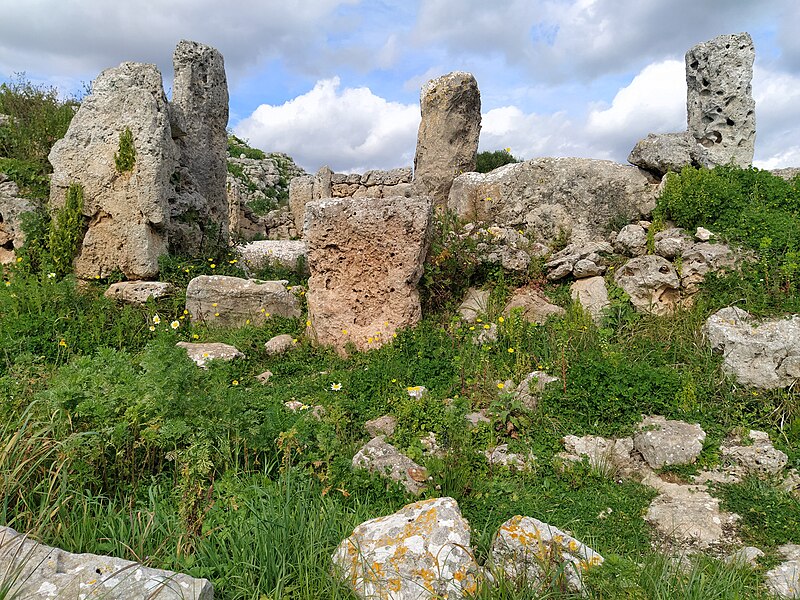 File:So Na Caçana Santuario Este.jpg