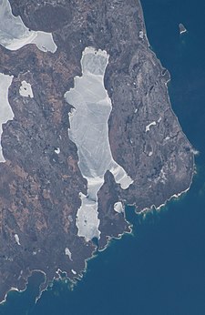 South Bay is frozen over at the center. North is oriented towards the upper left in this photo taken from the International Space Station on April 10, 2022. Southeastern tip of Manitoulin Island, cropped from ISS067-E-7704.jpg