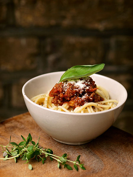 File:Spaghetti bolognese (hozinja).jpg