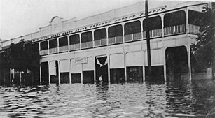 StateLibQld 1 82855 Floodwaters around the Hotel Corones, Charleville, 1934.jpg