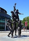 Статуя на Rugby Road, Twickenham Stadim, London.jpg