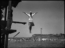 Newcastle Ocean Baths in 1953 Swimming exams at Newcastle Ocean Baths, 11-12-1953, by Sam Hood (5205053387).jpg
