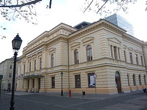 A Vörösmarty Színház főépülete